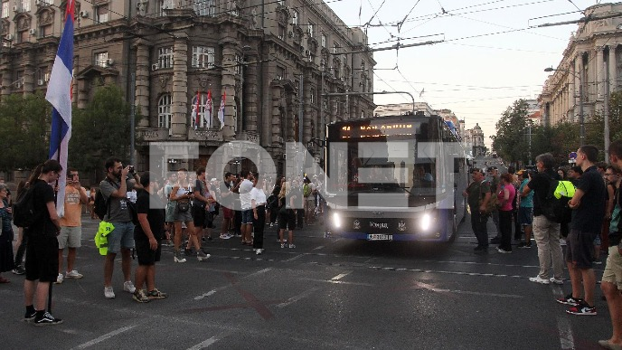 Sindikat: Izvlačenje milijardi
